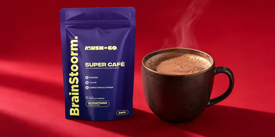 Brainstoorm von Mush N Go mit einer dunklen Tasse Kakaogetränk